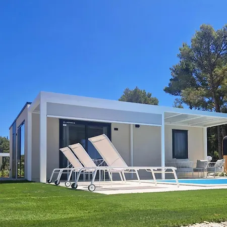 Resort Beach Villa بيت للعطل *